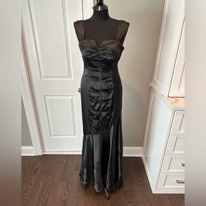 Morgan & Co. Black Floor Length Fitted Gown
